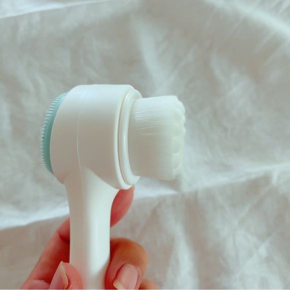 New cleansing brush - Picture 5 of 7